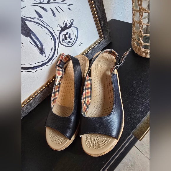 Crocs Women's A Leigh Cork Wedge Sandals Slingback Peep-Toe Black Sz 8 - Picture 2 of 7